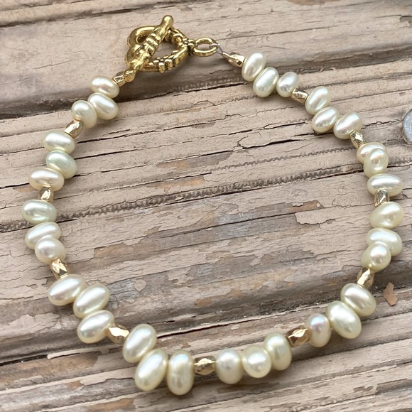Bracelet handcrafted with freshwater pearls - Picture 1 of 3